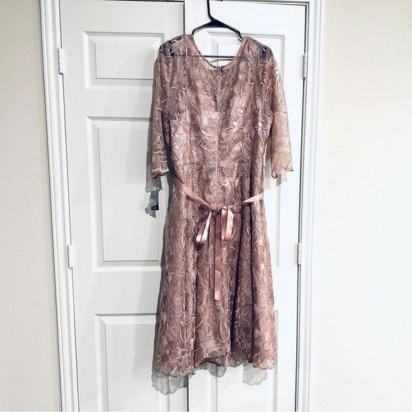 Dress Alex Evenings Lace flowers Dusty Rose Tea Length sz20 3/4 sleeves - Picture 3 of 12